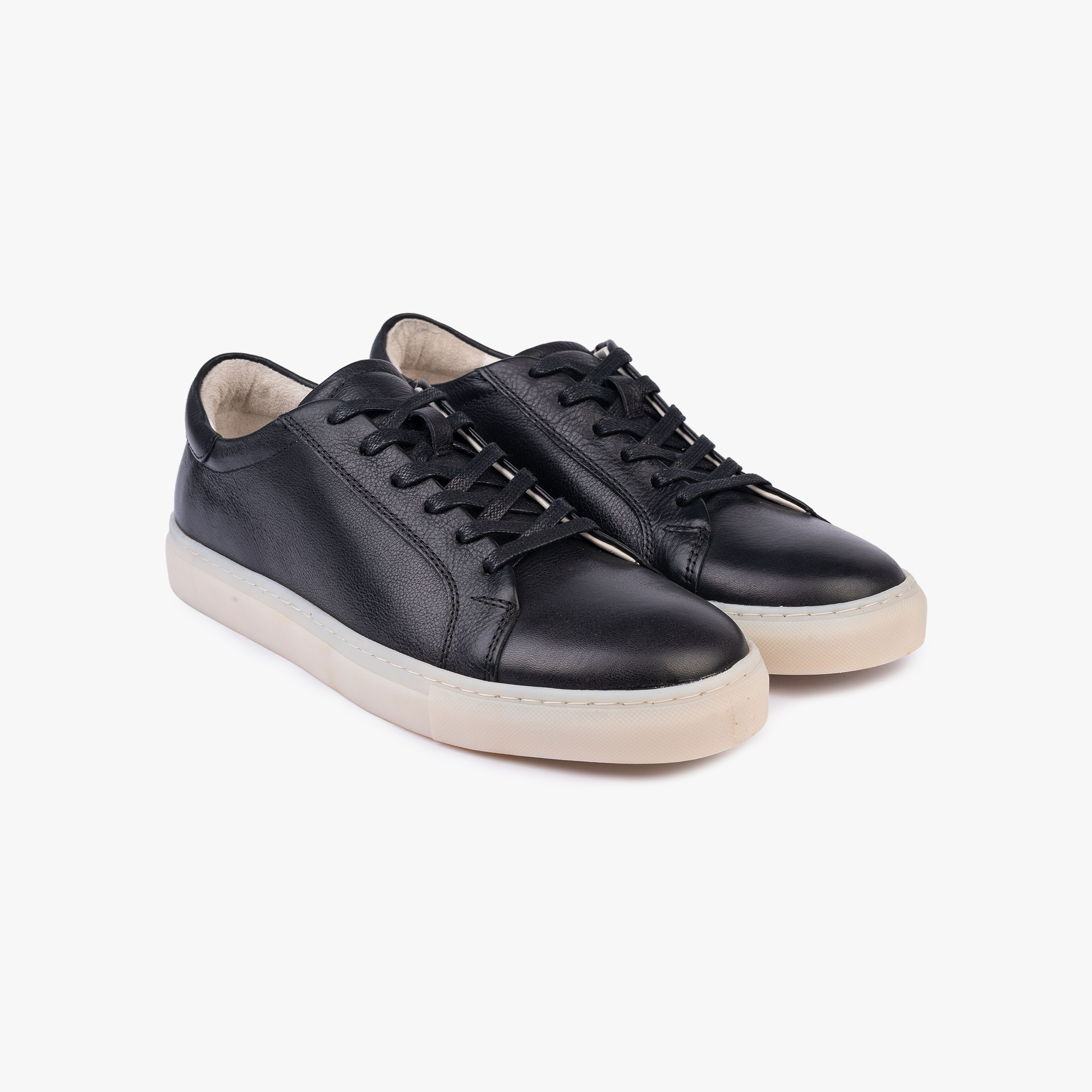 Finn LC1 Black Leather - ALPINA BRANDS